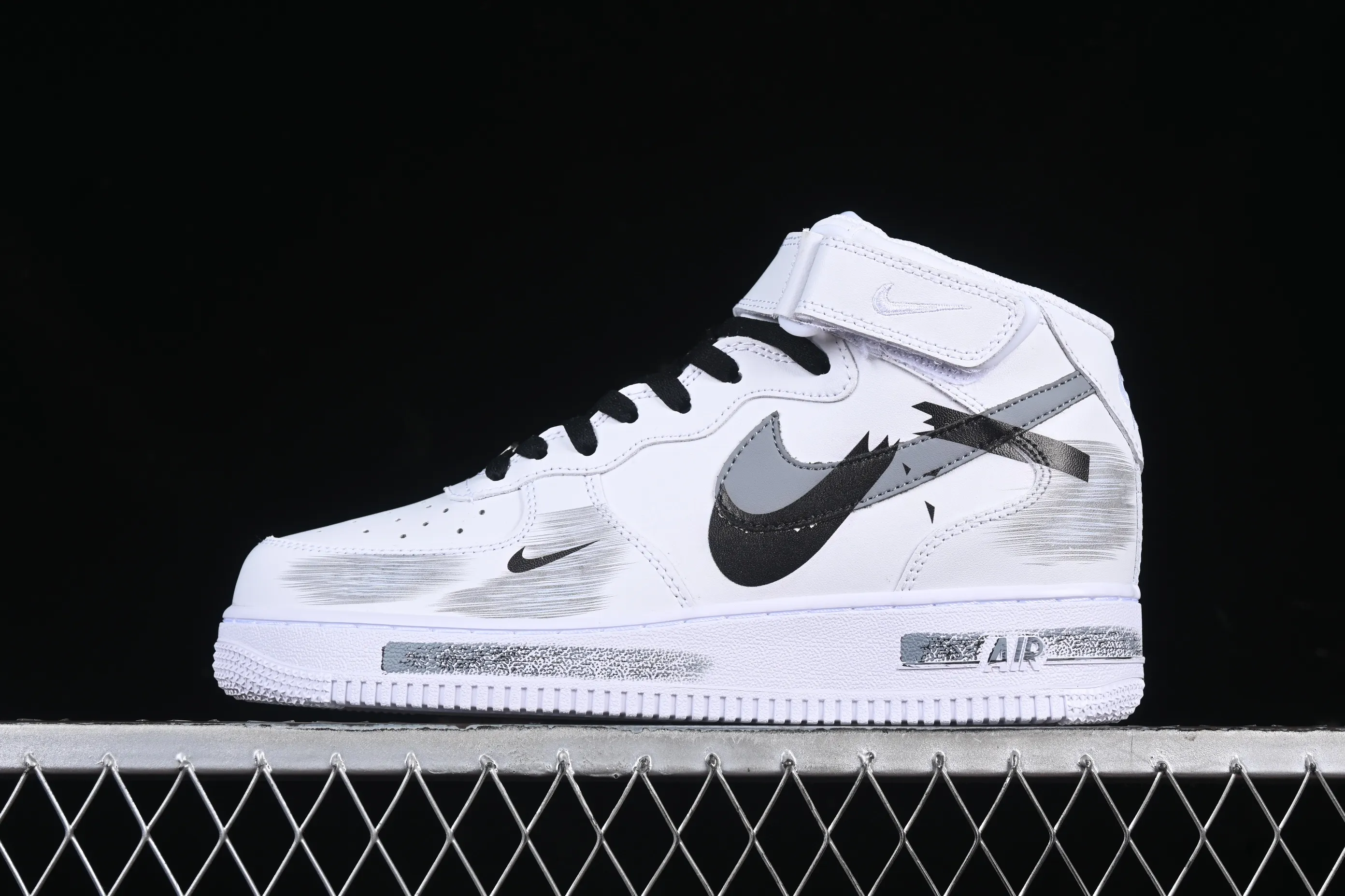 All Categories Nk Air Force 1 Air Force Series Nk Air Force 1 Mid Air Force Mid Nk Air Force 1'07 Mid Broken Hook Inkjet Painting Second Dimension Theme Air Force One Mid Casual Sneakers ZH0316-053